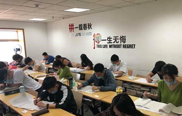 黄石高考复读学校哪家老师比较专业？